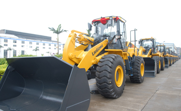 32臺(tái)CLG862H裝載機(jī)交付大客戶