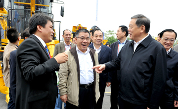 柳工機(jī)械助推農(nóng)業(yè)供給側(cè)改革　公司11臺農(nóng)用機(jī)械亮相2017年中國甘蔗機(jī)械化博覽會(huì)