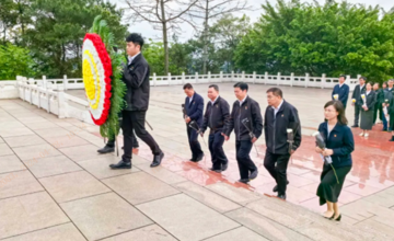 集團機關黨支部開展“緬懷革命先烈，弘揚民族精神”清明祭掃主題黨日活動