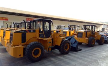 公司成功拿下中老鐵路某標(biāo)段土方施工設(shè)備訂單：中老鐵路施工忙　柳工產(chǎn)品賣得俏